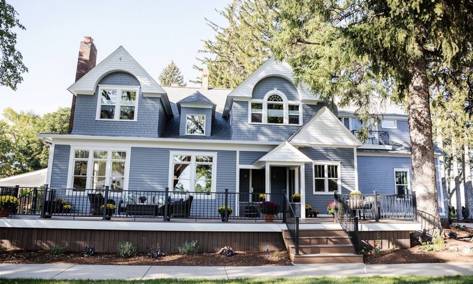 Hamilton House | Family Fun & Adventure at Award Winning Historical Copper King Mountain Mansion