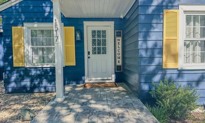 Greensboro House | Family Fun Home 2 Bedroom 1 Bathroom close to Downtown Greensboro