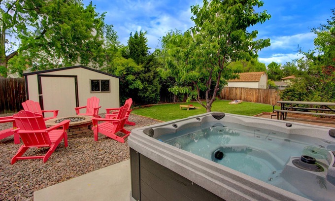 Ralston Valley House | Family Fun: Hot Tub & Game Room!