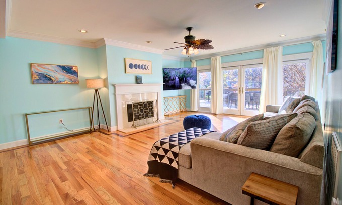 Westport House | Family fun on Lake Norman with Kayaks Game Room Workspaces