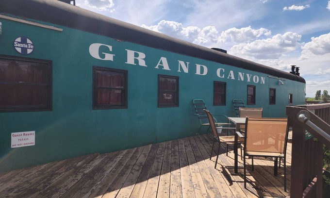 Williams Cabin | Family Fun Railcar Suite & Sleeps 4!
