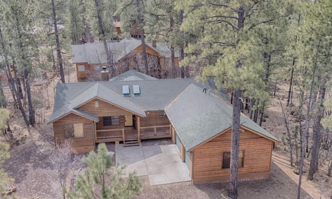 Pinetop Cabin | Family Fun! Sky-Lite Lodge Clean Internet Single Story Pinetop Lakes 3bd Cabin