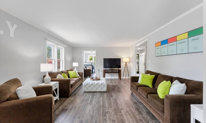 Bowling Green Condo | Family Game Fun - Walk to Downtown