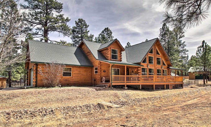 Heber Cabin | Family Game Room: Spacious Overgaard Cabin