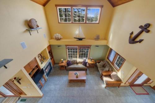 Rockaway Beach House | Family Getaway 3 Br Walk To Beach Jacuzzi Tub
