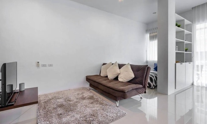 Kamala Condo | ♥ Family Getaway Condo ♥ 1BR | 2 extra beds | Pool | Beach