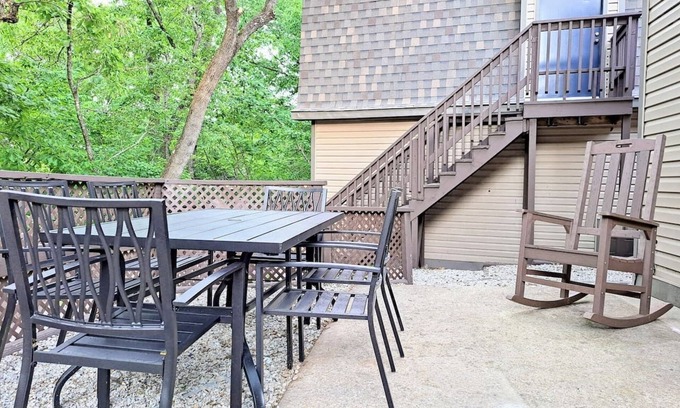 Indian Point Cabin | Family getaway nestled in the trees! Close to SDC