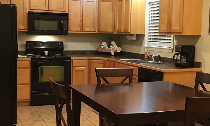 Mountain View House | FAMILY GUEST HOUSE-SPLIT BEDROOMS