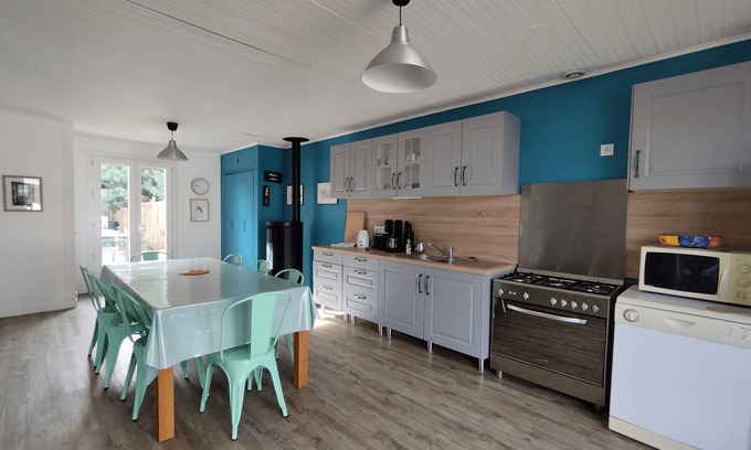 Saint-Georges-d'Oleron House | Family House Near Beach in Plein Air for 7, Terrace, Garden, WiFi, Parking, No Pets