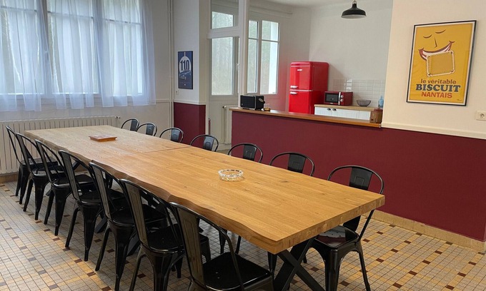 Bazouges-sur-le-Loir Cottage | Family home near Zoo and racetrack