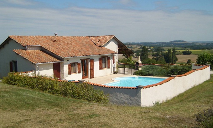 Nabinaud Cottage | Family Holiday Hamlet - Heated Pools, Golf, Tennis, Creche, 10 mins to beach!