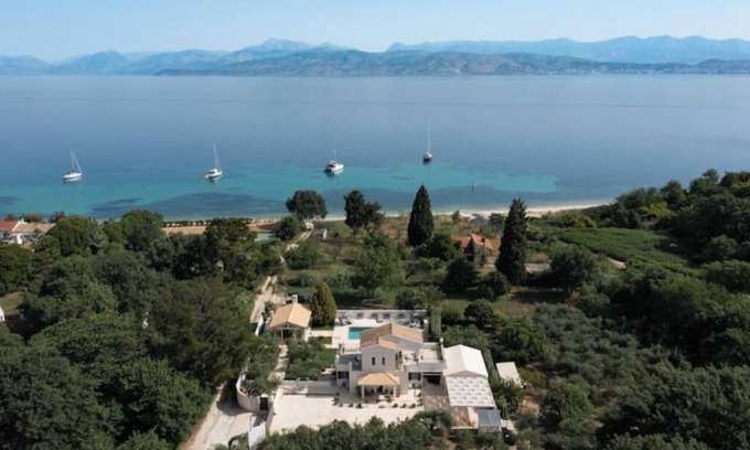 Kassiopi Villa | Family home, 3 min walk to the Gogevina beach and 10 min to Avlaki beach.
