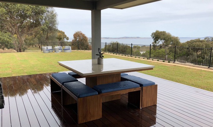 Tiatukia House | Family home in Haigh