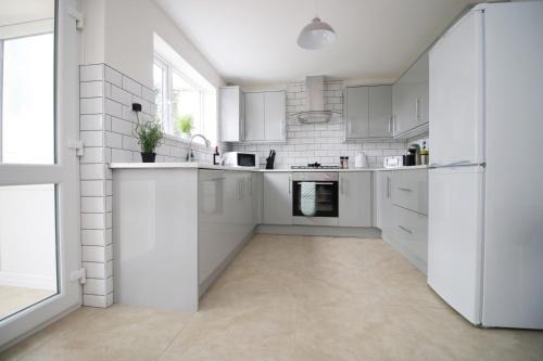 Barry House | Family Home in the Charming Coastal Town of Barry