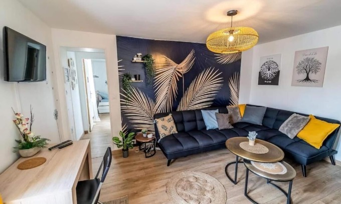 Equemauville House | Family home Terrace Parking near Honfleur