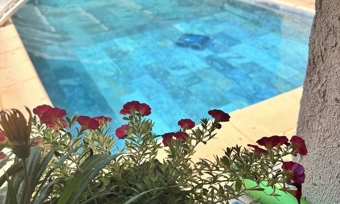 Saint-Didier House | Family home with pool