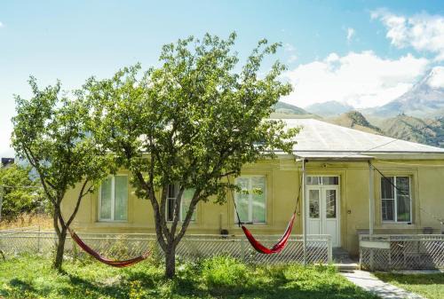 Stepantsminda House | Family Hotel 7 Sisters