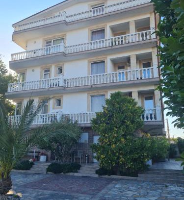 Kharmanli Hotel | Family Hotel Zhelkovi - Olympia