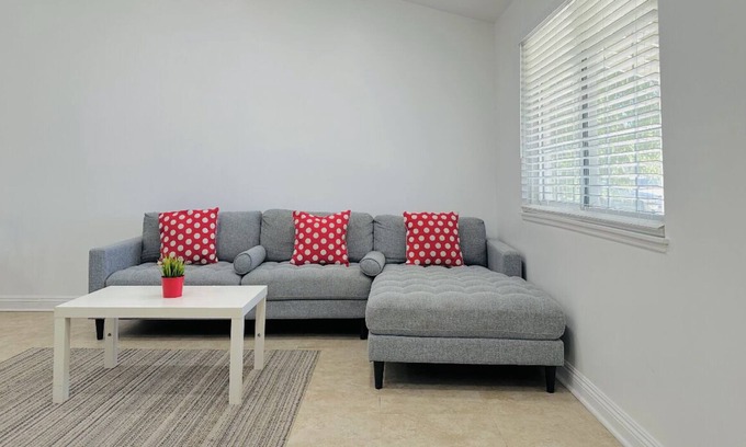 Simi Valley House | Family House in Simi