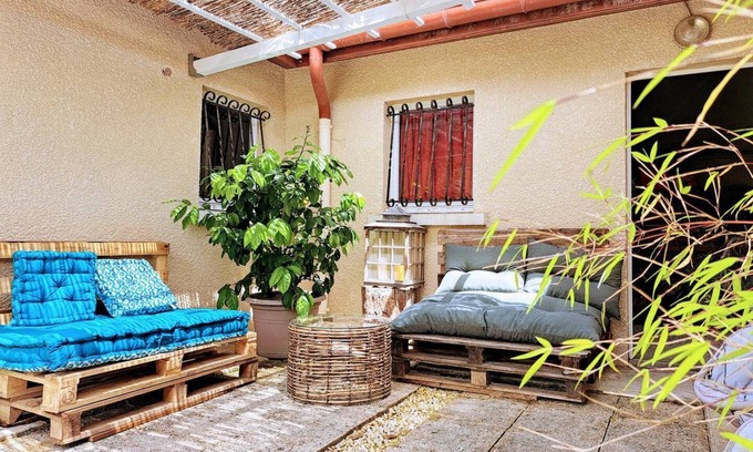 Castets House | Family house sleeps 9 with above ground swimming pool