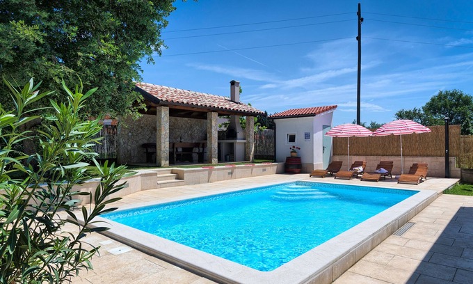 Loborika Villa | Family house with pool in a quiet environment for a relaxing holiday