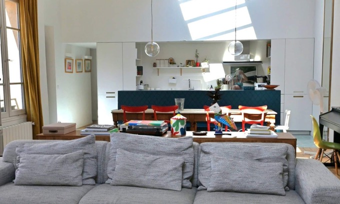 Quartier Saint-Ambroise Apartment | Family loft in the heart of Paris - 10 beds