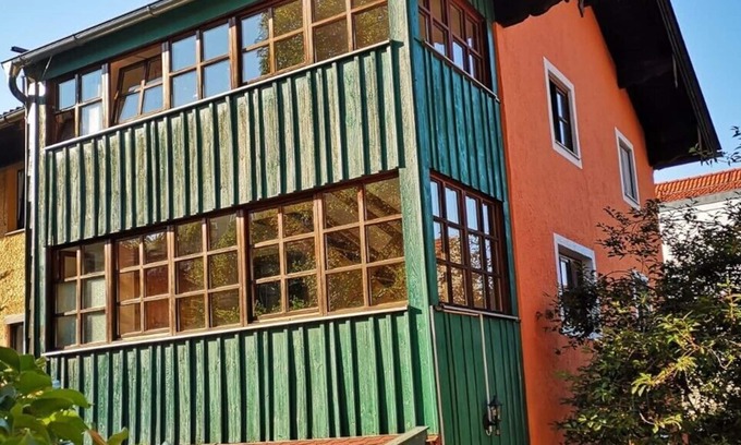 Traunstein House | Family oasis "Haus am Mühlbach" with its own garden in the center of Traunstein