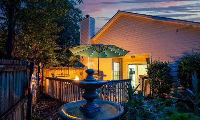 Mount Pleasant House | Family & Pet Friendly Home in Quiet Neighborhood - Close to Beaches & Downtown!