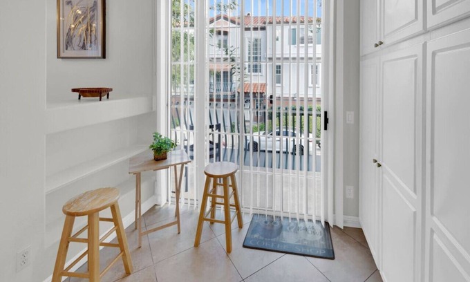 Tustin Condo | Family & Pet Friendly 2 Suites Pool Workspace Golf