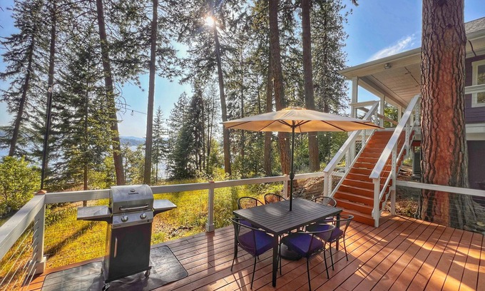 Coeur d'Alene House | Family Retreat with lake access and stunning views