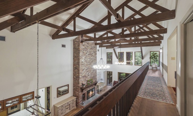 Covington House | Family-Reunion-Retreat-Small Wedding Space Secluded Woodsy 4 Acre, River bluff