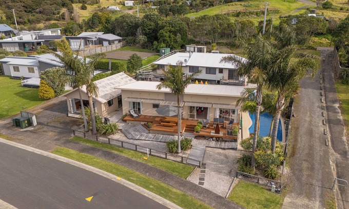 Whangapoua House | Family Tides Retreat - Whangapoua Holiday Home