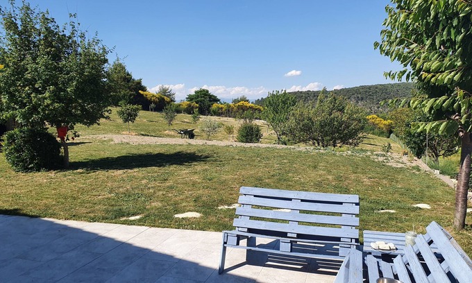 Montfuron Villa | Family villa, 10 min from Manosque, sleeps 5 min.