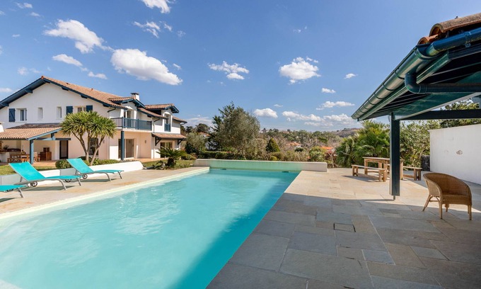 Guethary House | Family villa with pool, walking distance to the beach