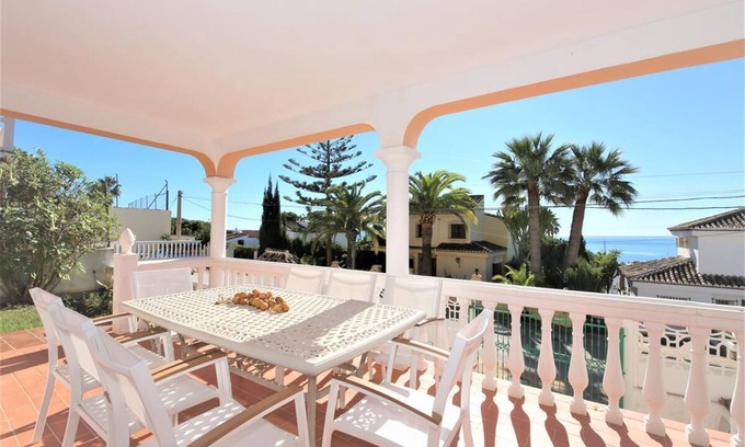 Urbanizacion Puerto de Estepona Villa | Family villa with sea views and air con, Close to beach, restaurants and Estepona port