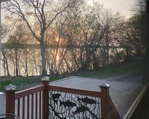 Ortonville House | Family Waterfront Villa
