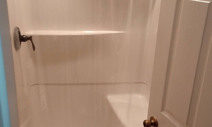 West Washington House | Fantastic 3-bedroom house with AC, heating and internet in South Bend