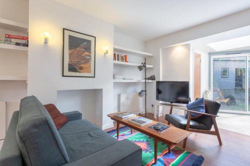 Finsbury Park Apartment | Fantastic and Bright 1 Bedroom Garden Flat