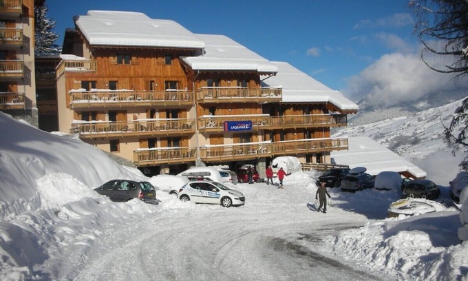 Bellentre Apartment | Fantastic chalet apartment sleeping 8 people with stunning views of Mont Blanc