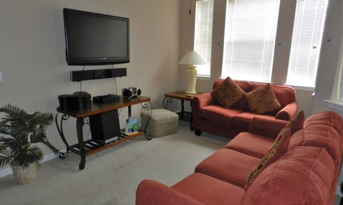 Loughman Condo | Fantastic Condo Located In A Gated Community Near Champions Gate!