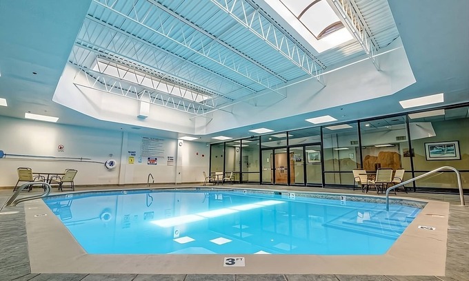 Grand Junction Hotel | Fantastic Deal! Close to Redlands Mesa Golf Course! Indoor Pool, Free Parking!