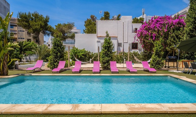 Sant Antoni de Portmany Villa | Fantastic Villa in Central Location with Pool, Wi-Fi and Air Conditioning, Pets Allowed