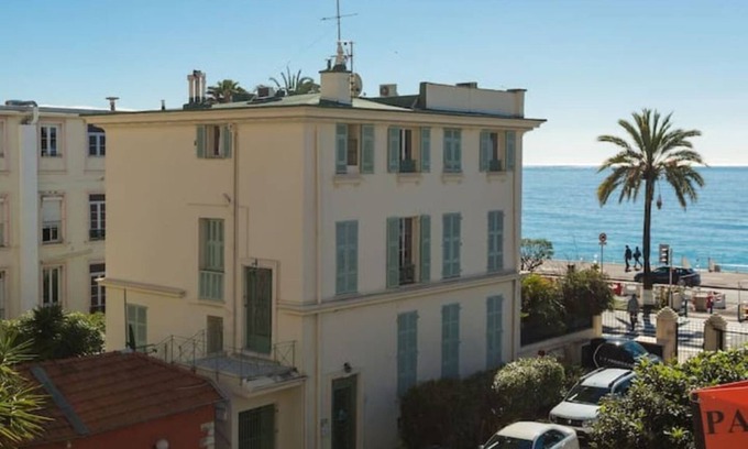 Les Baumettes Apartment | Fantastique Appartement Lumineux, sur la Promenade, en Face de la mer