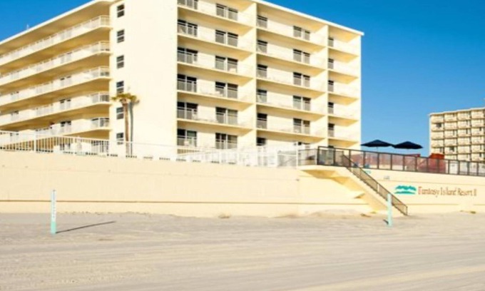 Daytona Beach Shores Resort | FANTASY ISLAND RESORT II OCEANFRONT DAYTONA BEACH BIKE WEEK 3-1,3-8 7 NTS 1 BDRM