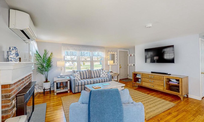 West Yarmouth House | Far Away by the Sea