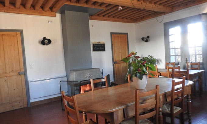 Pommiers House | Farm in a Cluniac village