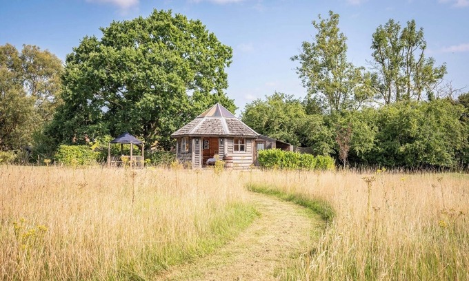 Saxmundham Apartment | Farm View Cabin, Kelsale