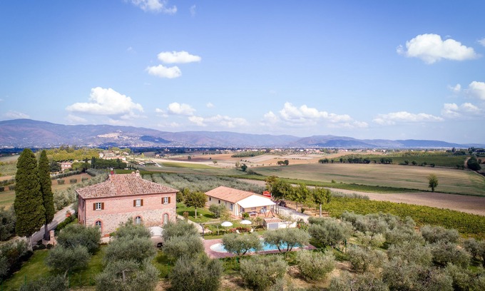 Cortona House | Farmhouse among olives trees and sunflowers- private pool and garden