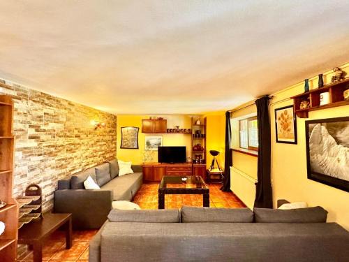 Galapagar House | Farmhouse Apartment with Pool