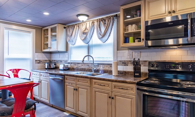 Godfrey Other | Farmhouse Cottage, Alton Illinois, come enjoy "Historical Culture"
